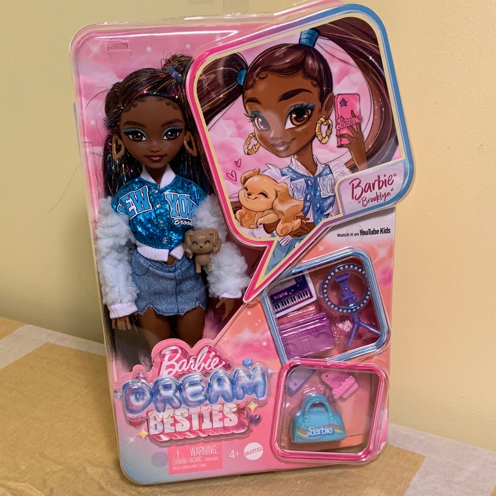 Barbie Dream Besties Brooklyn Doll Music Keyboard Ring Light